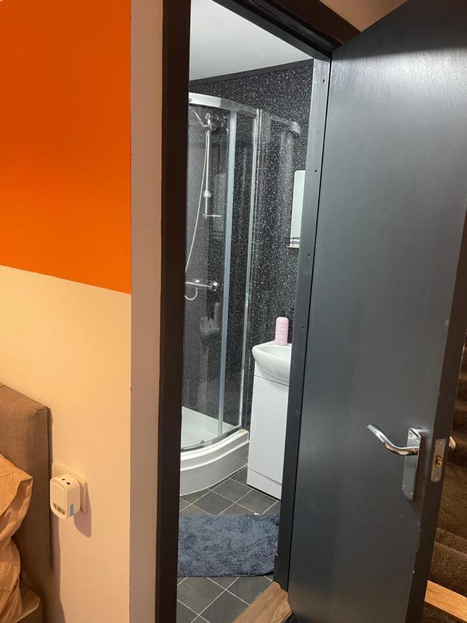 Elegant Studio1 Netflix Bathroom Close To Beach Свонсі Екстер'єр фото